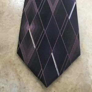 CRAZY HORSE A CLAIBORNE COMPAY SILK TIE